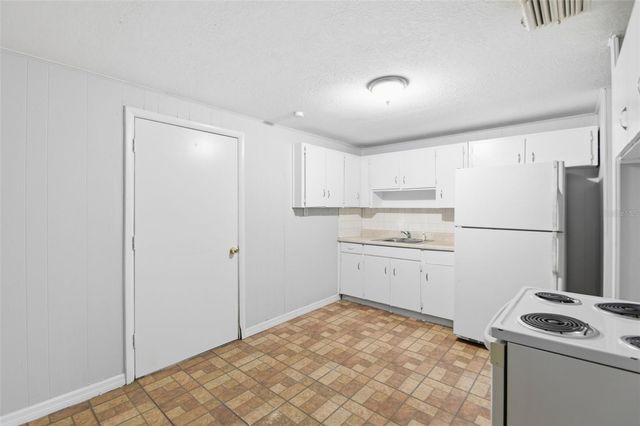 3008 N 43RD STREET, Tampa, FL 33605
