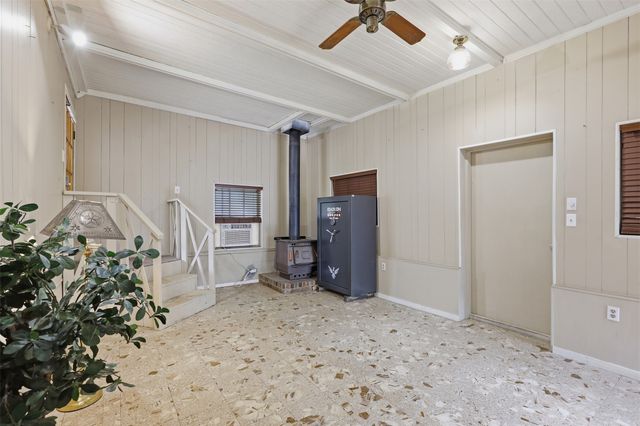 591 Mcfarland Lane, Weatherford, TX 76088