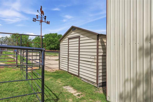 591 Mcfarland Lane, Weatherford, TX 76088