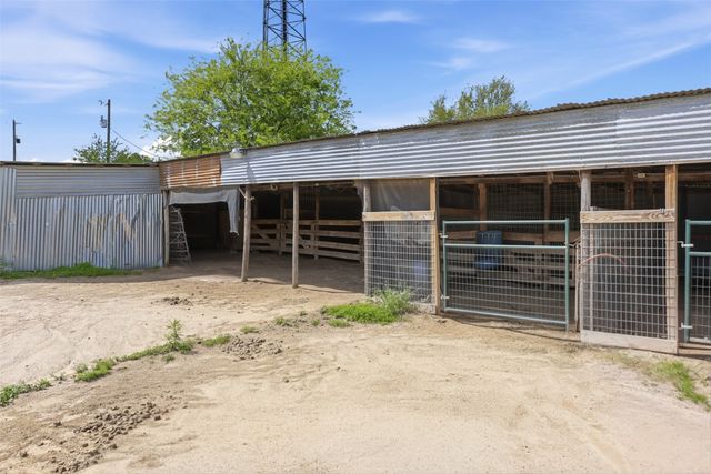 591 Mcfarland Lane, Weatherford, TX 76088