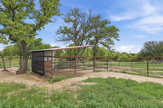 591 Mcfarland Lane, Weatherford, TX 76088