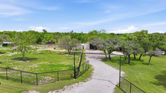 591 Mcfarland Lane, Weatherford, TX 76088