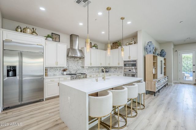 9272 E DESERT VILLAGE Drive, Scottsdale, AZ 85255