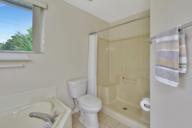 1300 BENTON LAKE DRIVE E, Deland, FL 32724