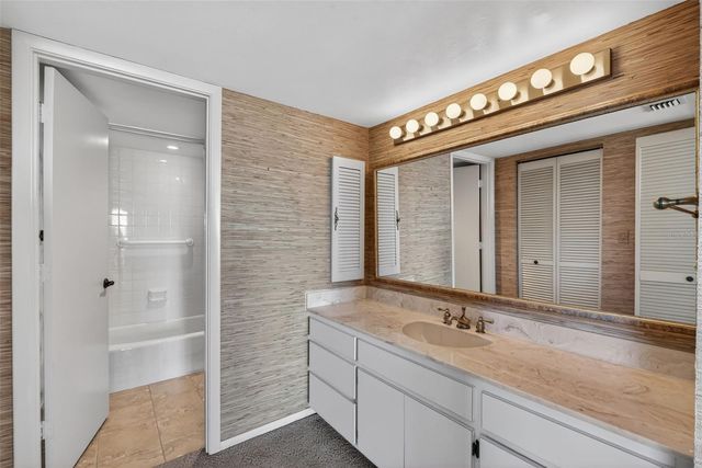 1111 N GULFSTREAM AVENUE 8D, Sarasota, FL 34236