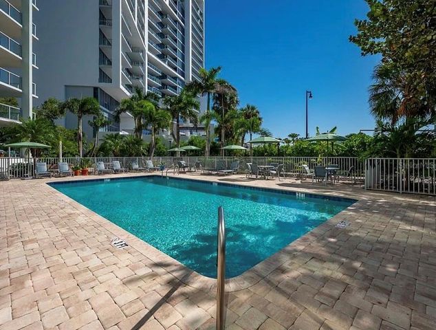 1111 N GULFSTREAM AVENUE 8D, Sarasota, FL 34236