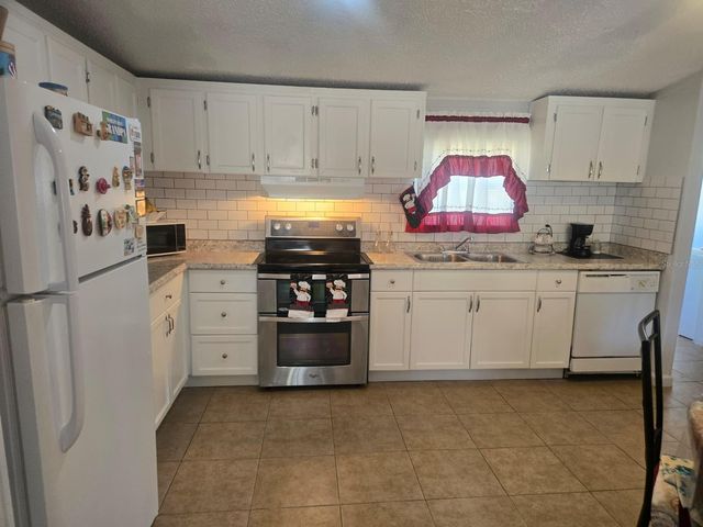 6106 MANGROVE DRIVE, Wesley Chapel, FL 33544