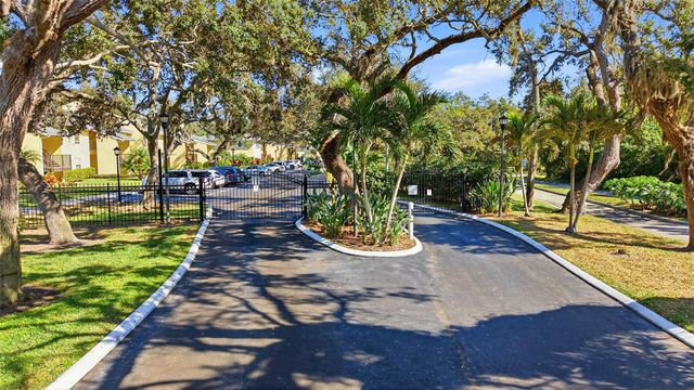 3001 58TH AVENUE S 105, St Petersburg, FL 33712