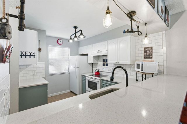 3001 58TH AVENUE S 105, St Petersburg, FL 33712