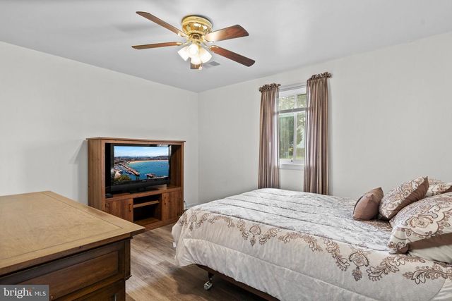 9016 HOLLY AVE, Waldorf, MD 20601