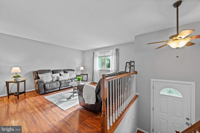 9016 HOLLY AVE, Waldorf, MD 20601