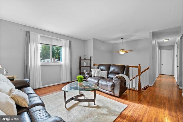 9016 HOLLY AVE, Waldorf, MD 20601