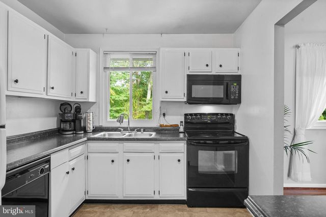 9016 HOLLY AVE, Waldorf, MD 20601