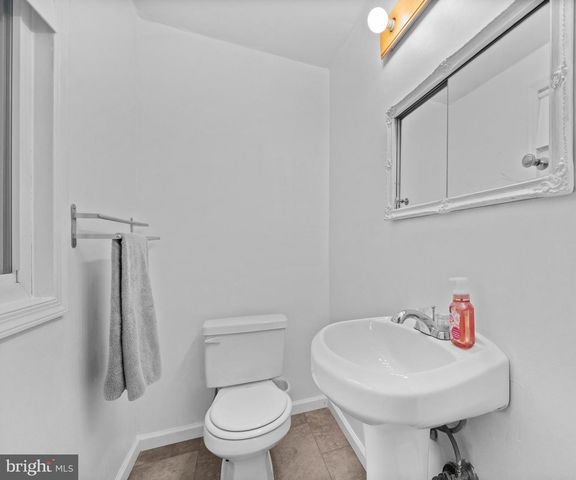 9016 HOLLY AVE, Waldorf, MD 20601