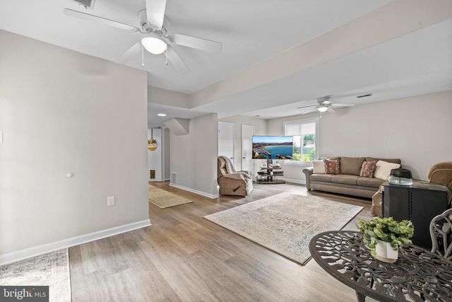 9016 HOLLY AVE, Waldorf, MD 20601