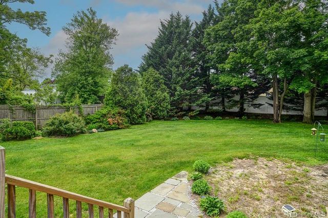 18 Bailey Avenue, Babylon, NY 11702