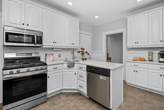 20 Winchester St 3, Brookline, MA 02446