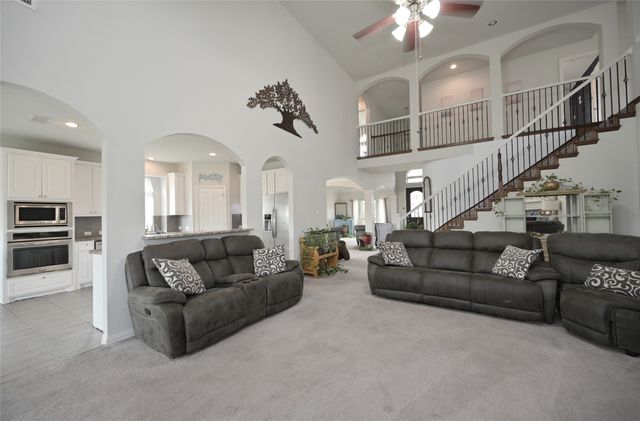 1067 Hollow Creek Drive, Cedar Hill, TX 75104