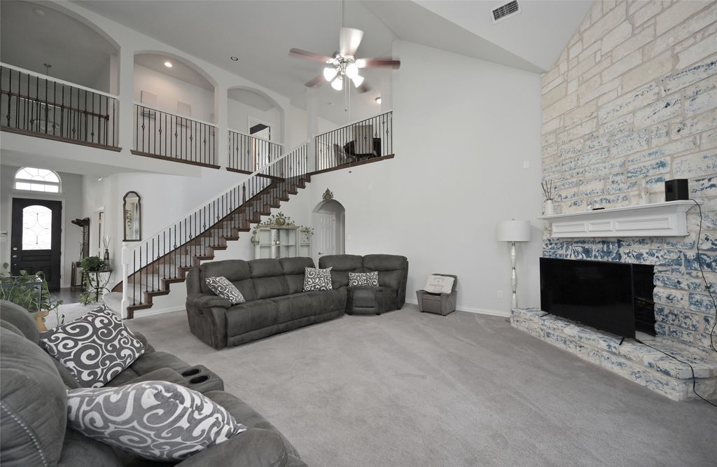property-img