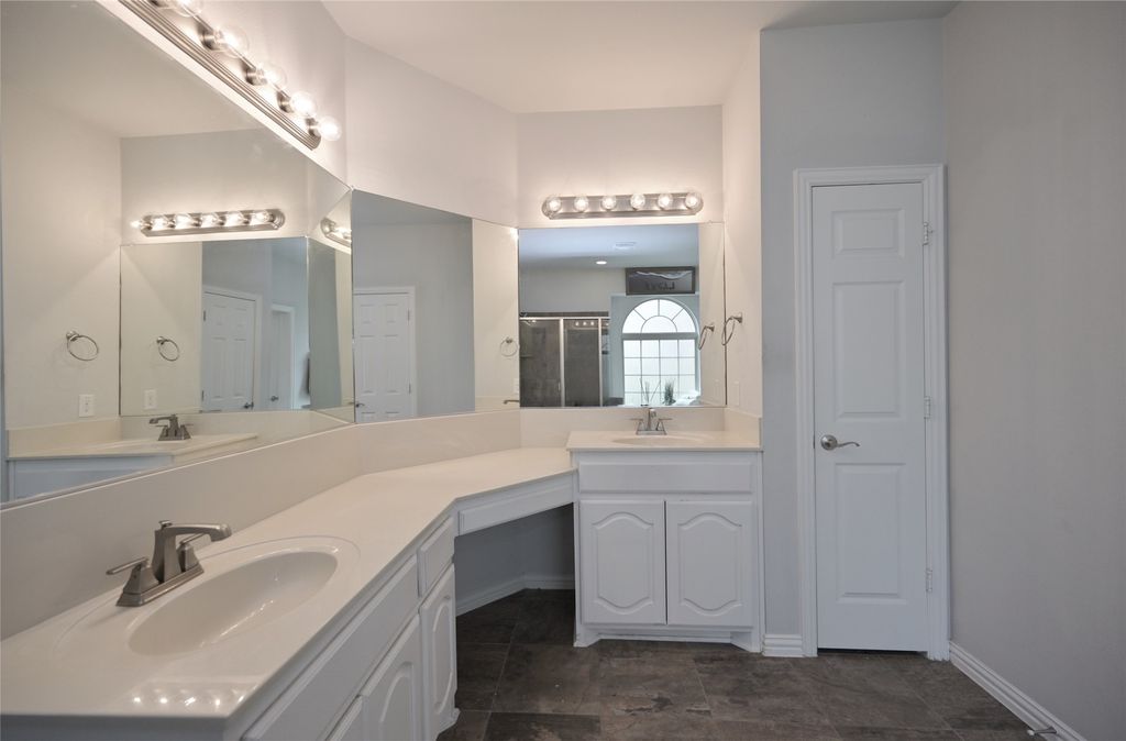 property-img
