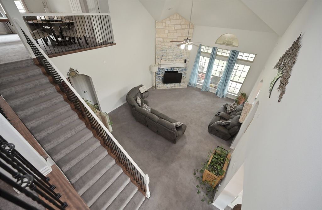 property-img