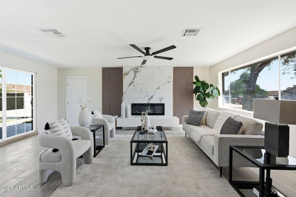 6452 W READE Avenue, Glendale, AZ 85301 — exterior