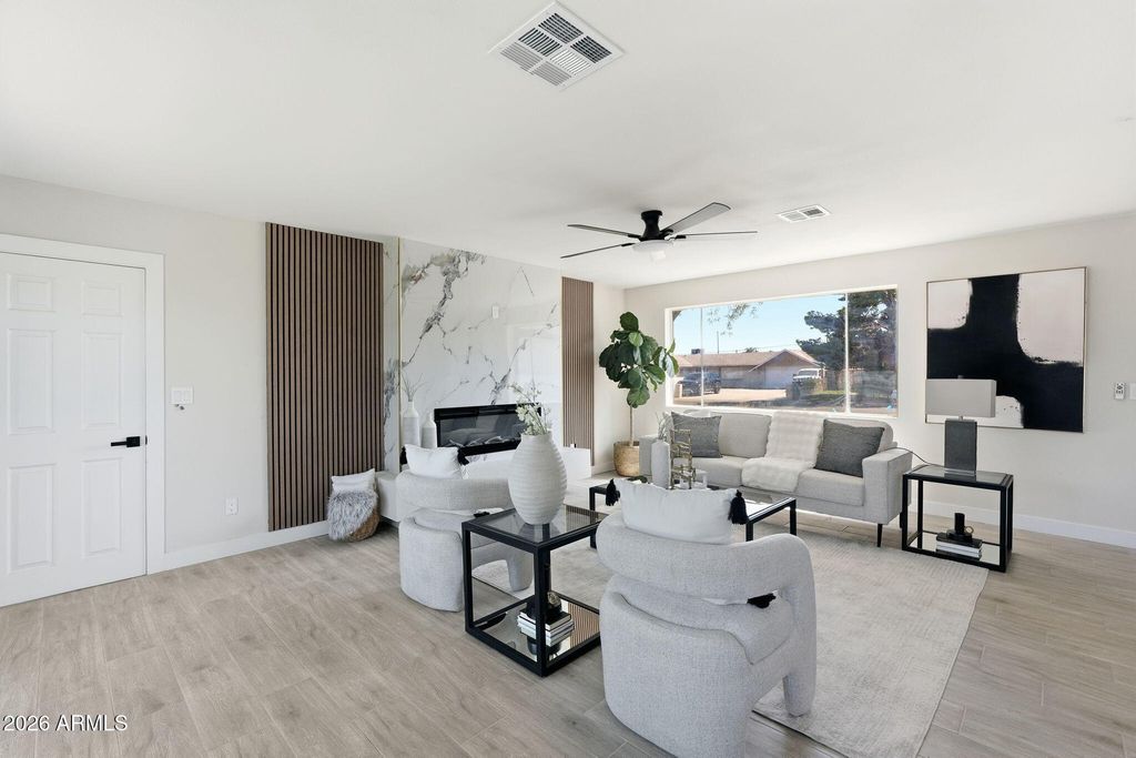 6452 W READE Avenue, Glendale, AZ 85301 — photo 4