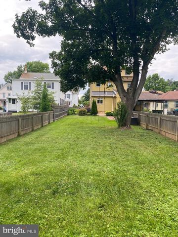 130 E MARSHALL AVE, Langhorne, PA 19047