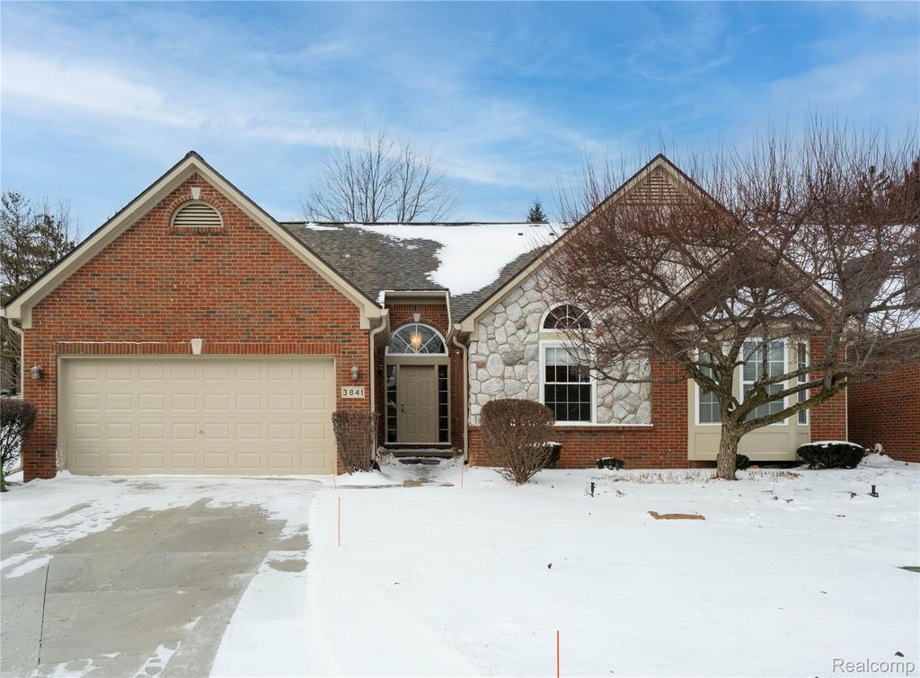 3841 Arbor Drive 86, Auburn Hills, MI 48326
