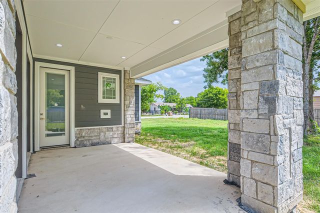 2940 Henry Road, Lancaster, TX 75134