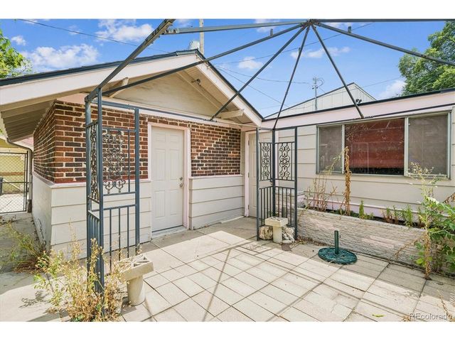 3828 Wyandot St, Denver, CO 80211