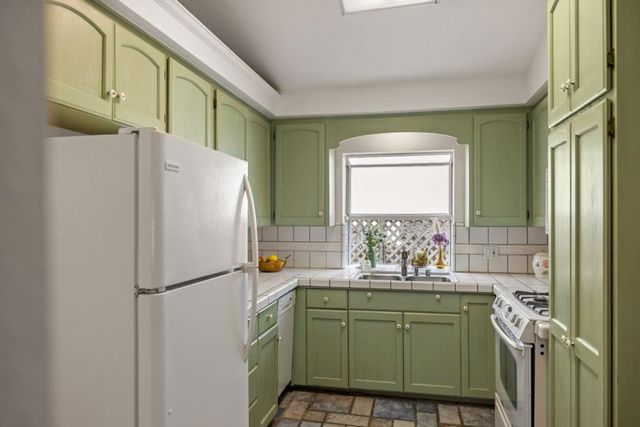 514 7th Street, Pacific Grove, CA 93950