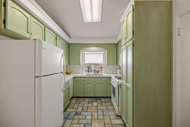 514 7th Street, Pacific Grove, CA 93950