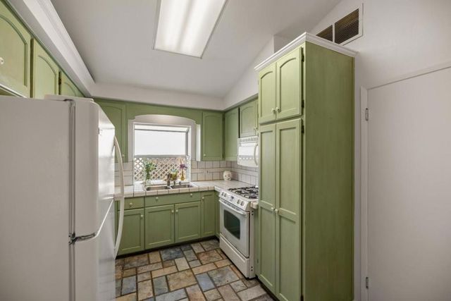 514 7th Street, Pacific Grove, CA 93950