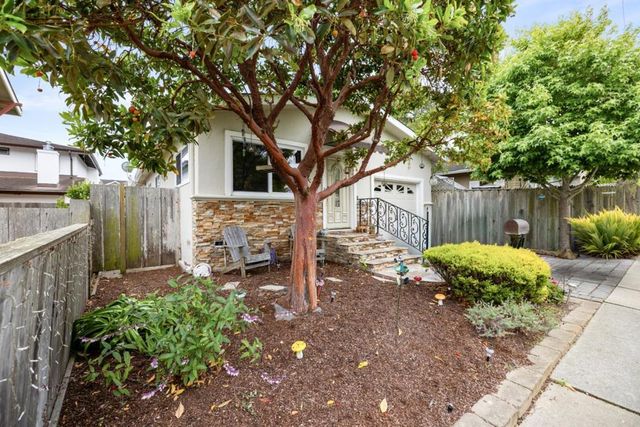 514 7th Street, Pacific Grove, CA 93950