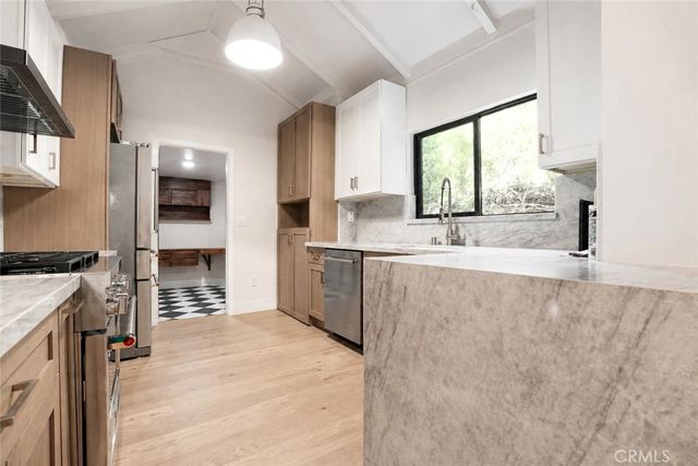 3432 Larissa, Los Angeles, CA 90026