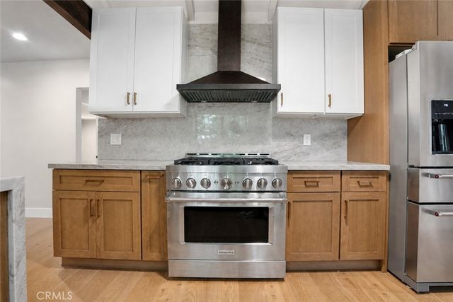 3432 Larissa, Los Angeles, CA 90026