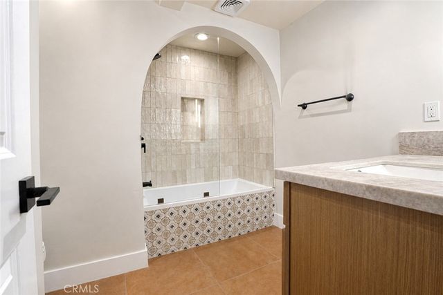 3432 Larissa, Los Angeles, CA 90026