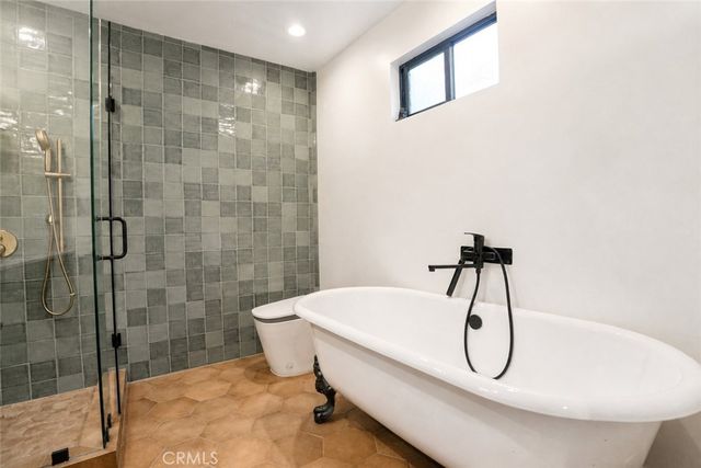 3432 Larissa, Los Angeles, CA 90026