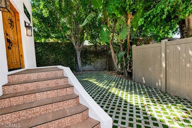 3432 Larissa, Los Angeles, CA 90026