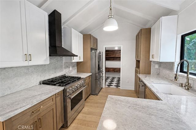 3432 Larissa, Los Angeles, CA 90026
