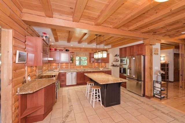 55 Breakneck Hill Rd, Southborough, MA 01772