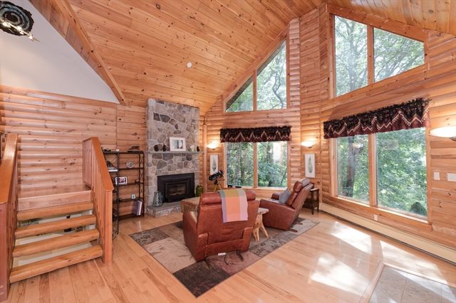55 Breakneck Hill Rd, Southborough, MA 01772