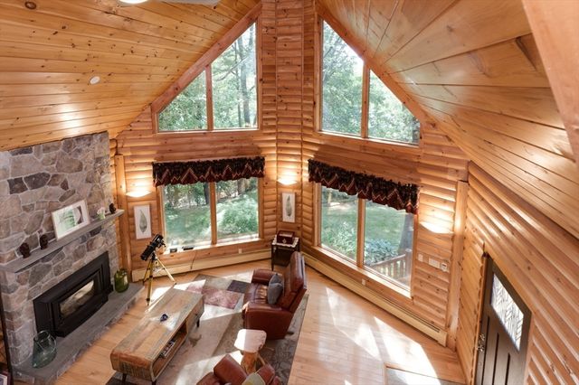 55 Breakneck Hill Rd, Southborough, MA 01772
