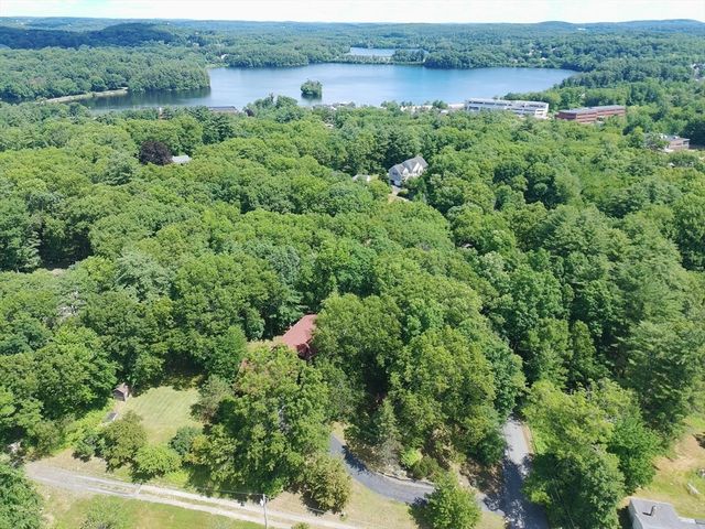 55 Breakneck Hill Rd, Southborough, MA 01772