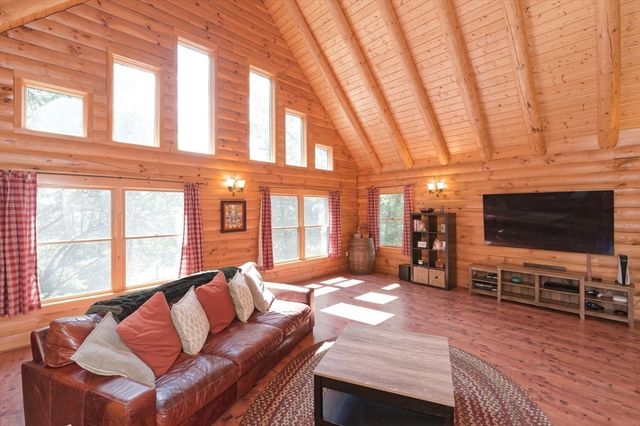 55 Breakneck Hill Rd, Southborough, MA 01772