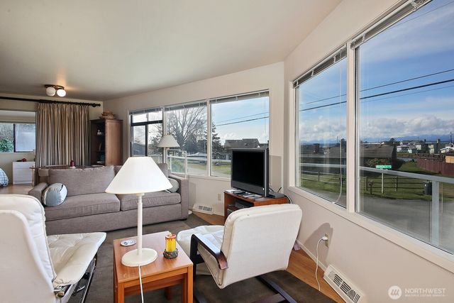 3545 Shell Street, Greenbank, WA 98253