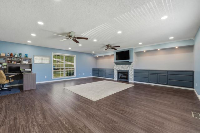 42 Regal Oaks, Barboursville, WV 25504