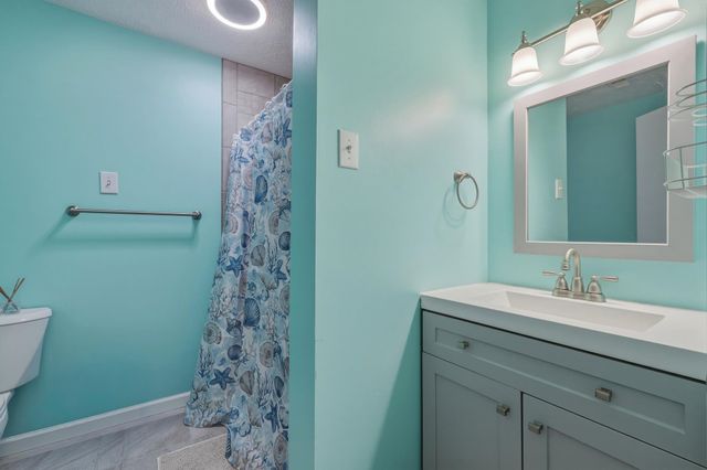 42 Regal Oaks, Barboursville, WV 25504