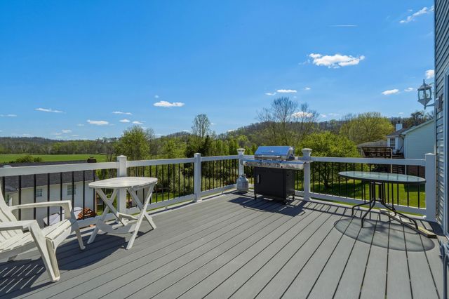 42 Regal Oaks, Barboursville, WV 25504